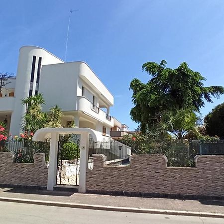 Villa Mary - Apartments Trani Exterior photo