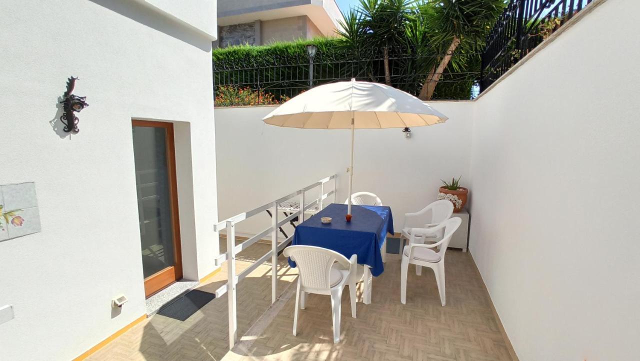Villa Mary - Apartments Trani Exterior photo